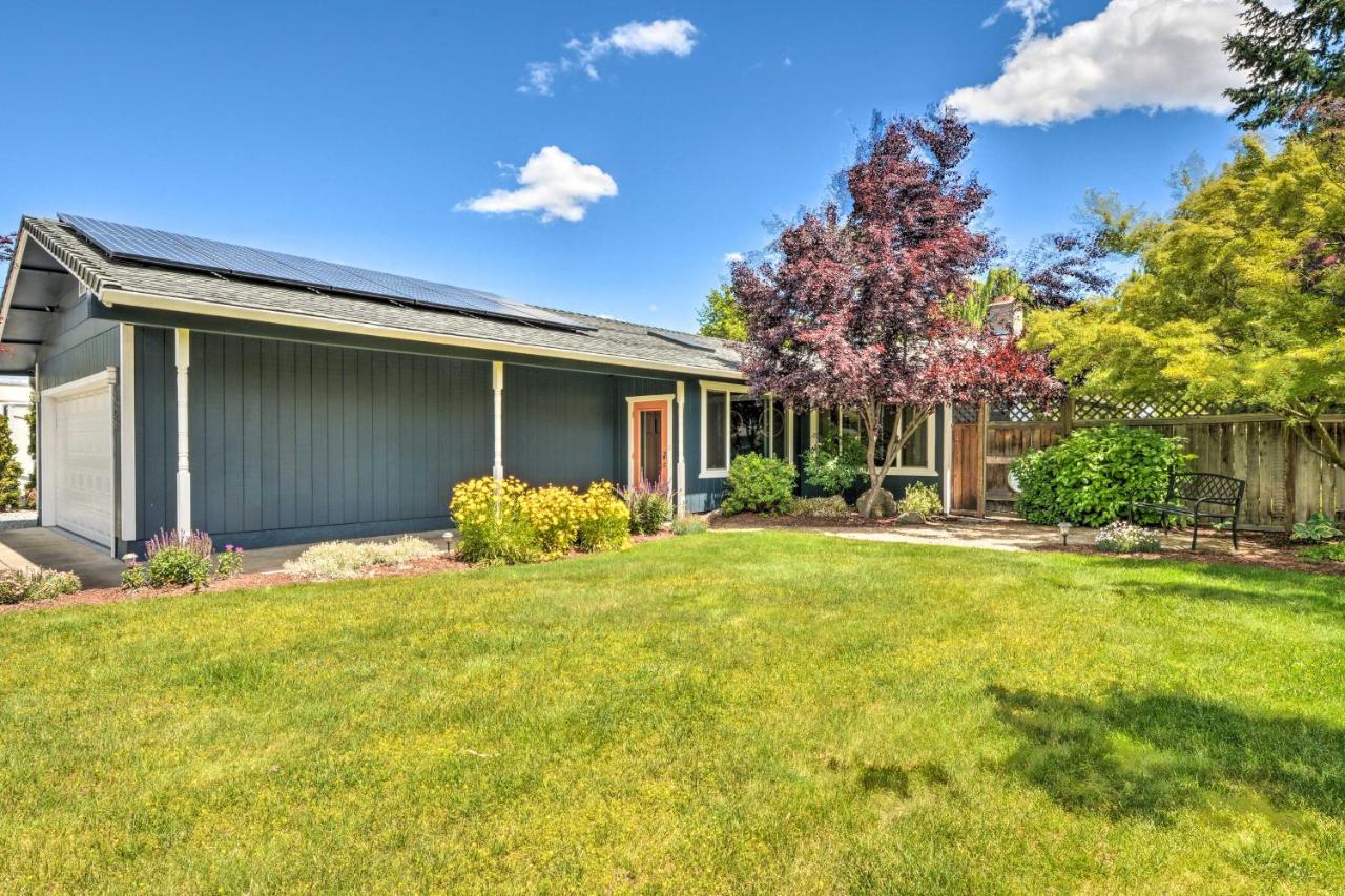 Central Medford Family Retreat With Large Yard! Ngoại thất bức ảnh