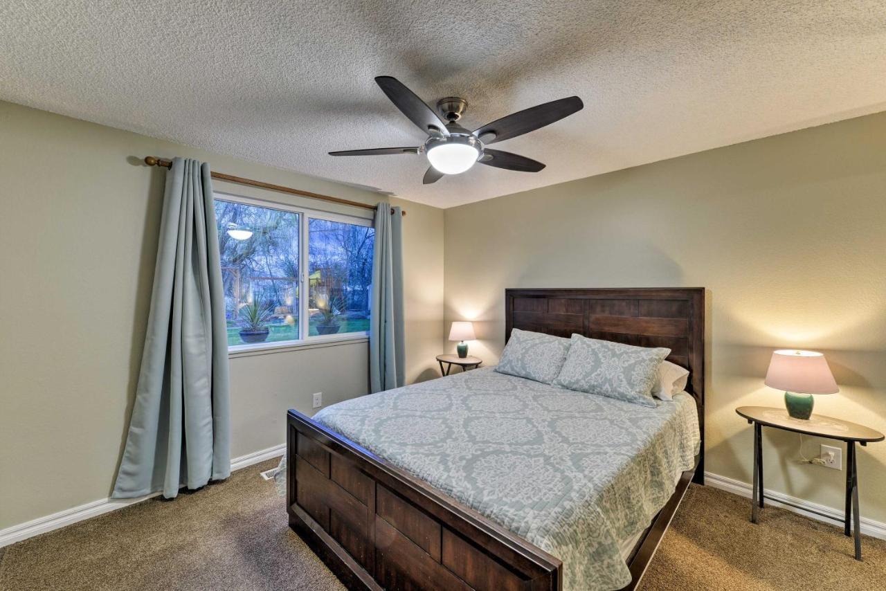 Central Medford Family Retreat With Large Yard! Ngoại thất bức ảnh