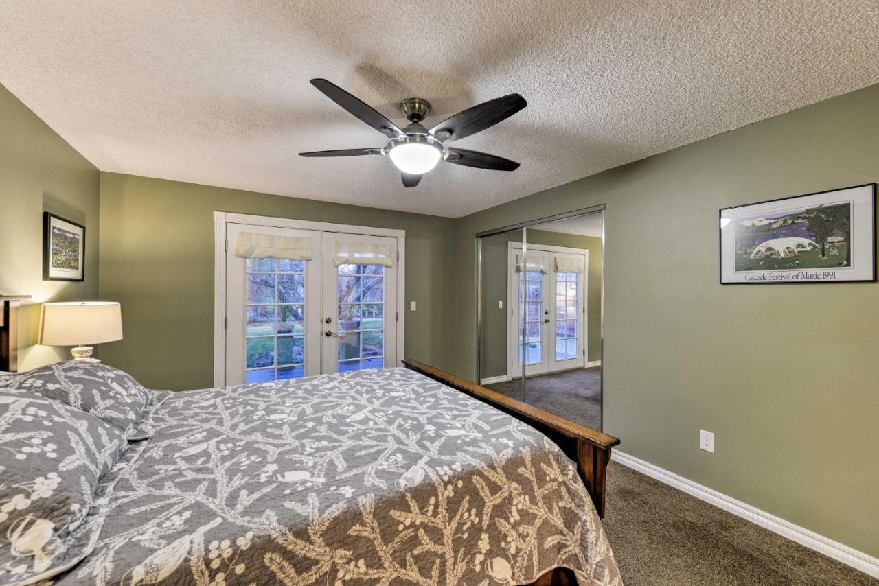 Central Medford Family Retreat With Large Yard! Ngoại thất bức ảnh
