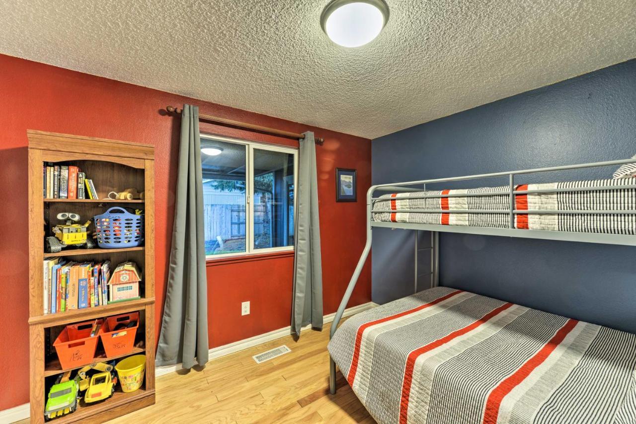 Central Medford Family Retreat With Large Yard! Ngoại thất bức ảnh
